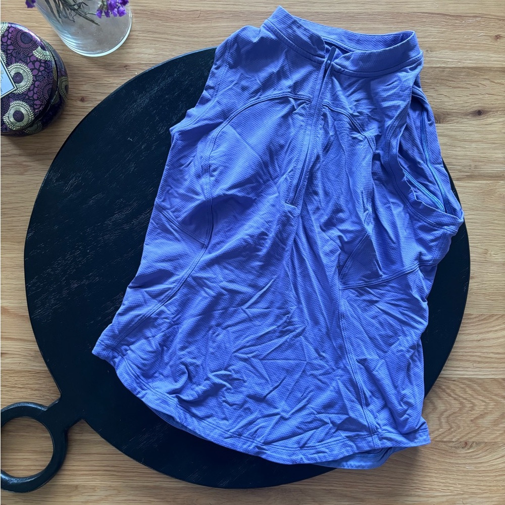 Lululemon sleeveless top